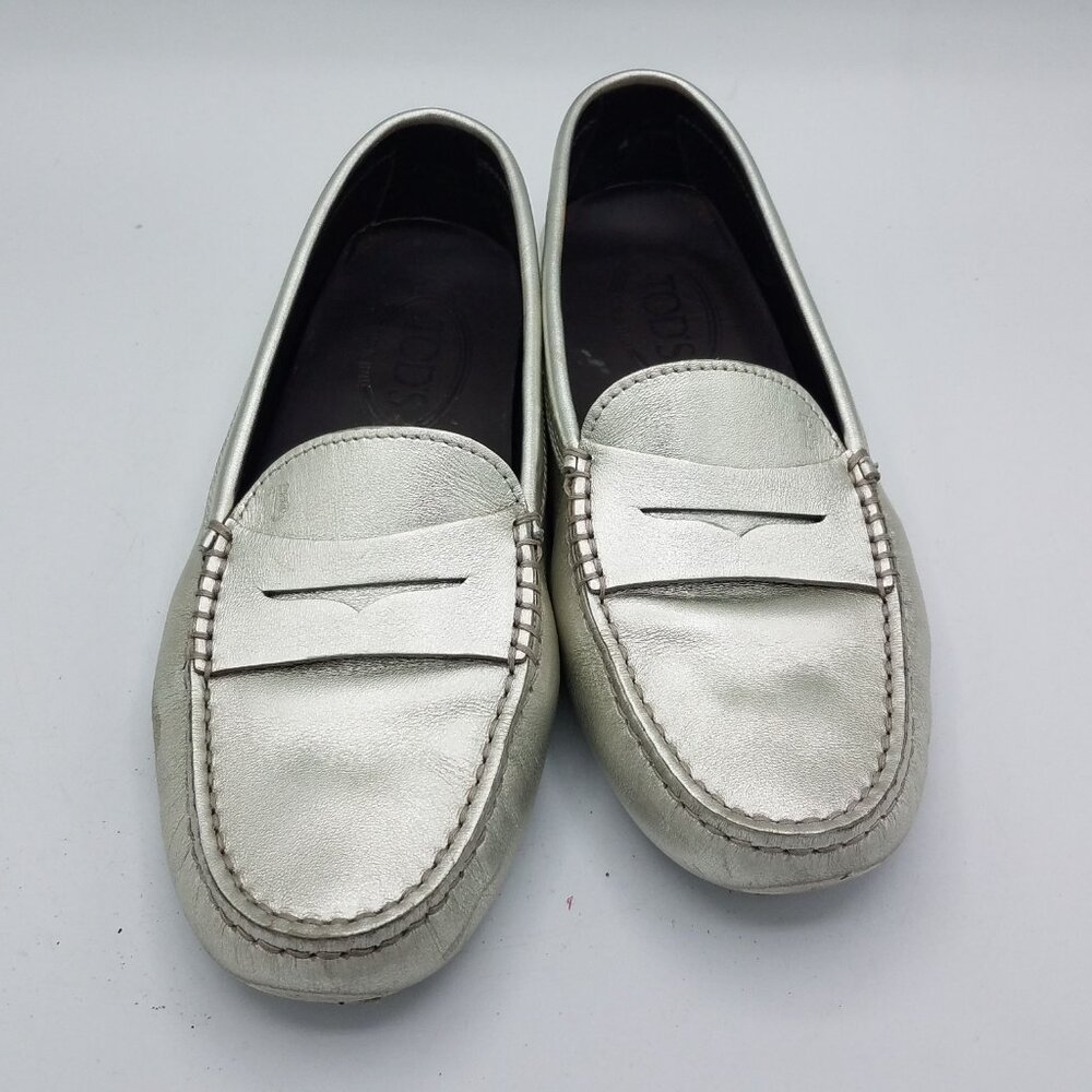 Tod's Gommino Driving Loafers Womens 37.5 Silver Metallic Leather Penny Loafers